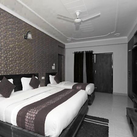 Oyo 11877 Royal Residency Hotel New Tehri ภายนอก รูปภาพ