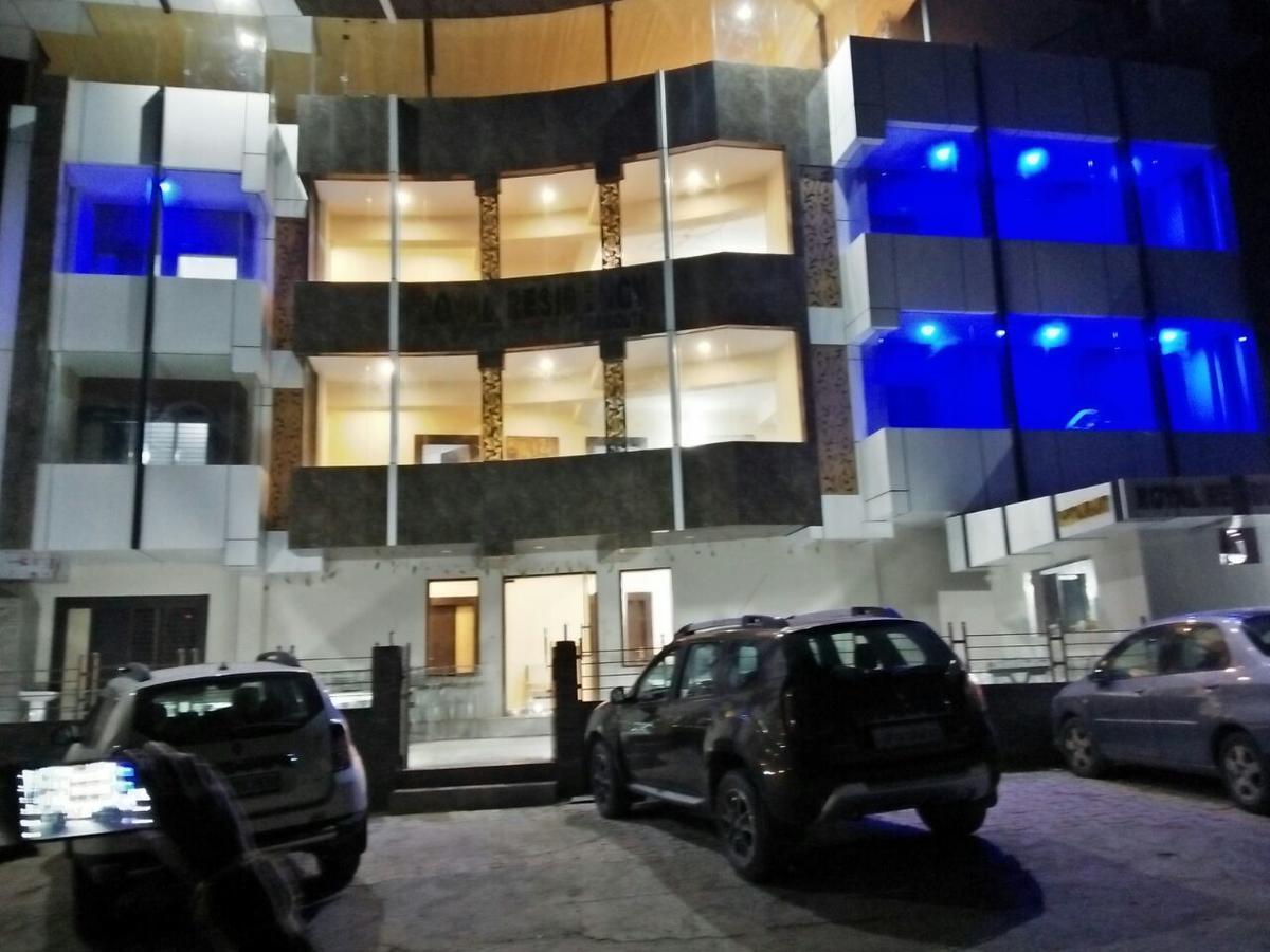 Oyo 11877 Royal Residency Hotel New Tehri ห้อง รูปภาพ